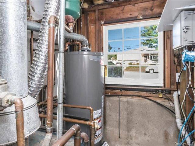 260 W 20th Street, Deer Park, NY 11729