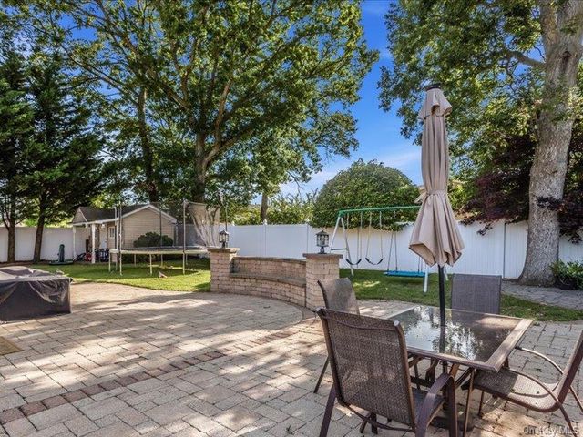 260 W 20th Street, Deer Park, NY 11729
