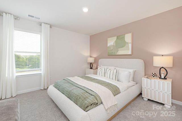 834 Adelston Lane, Asheville, NC 28804