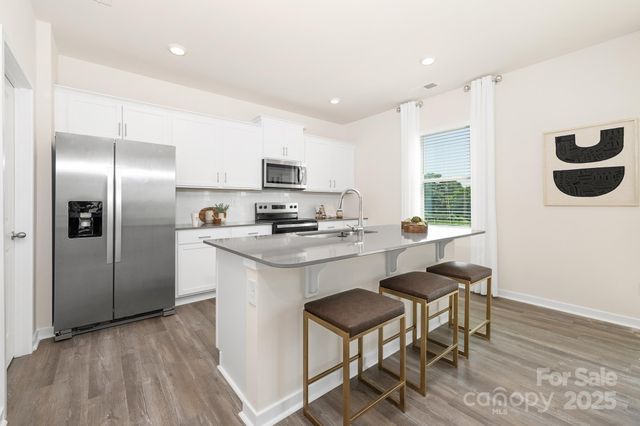 834 Adelston Lane, Asheville, NC 28804