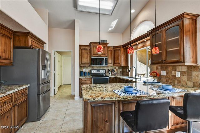 8439 W KIMBERLY Way, Peoria, AZ 85382