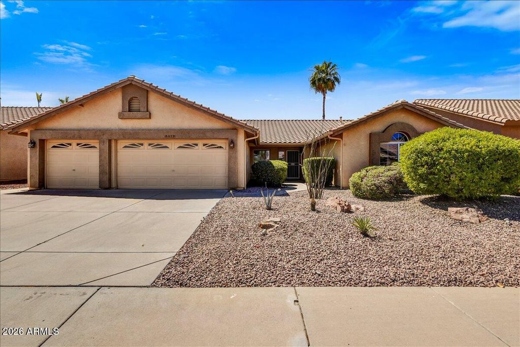 8439 W KIMBERLY Way, Peoria, AZ 85382