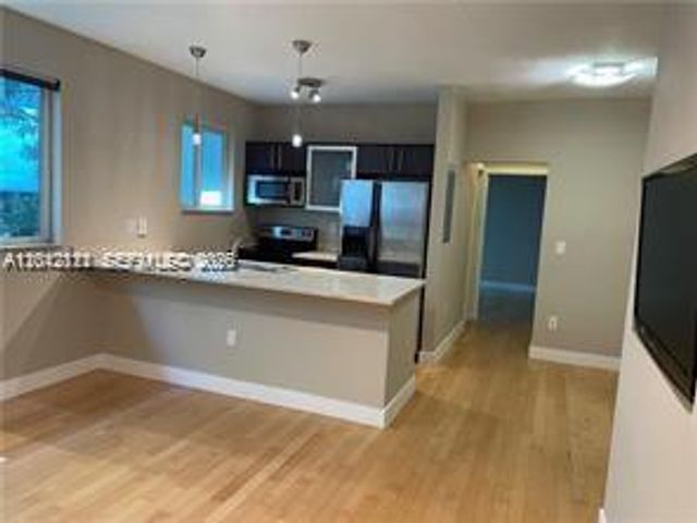 7171 Bay Drive 9, Miami Beach, FL 33141