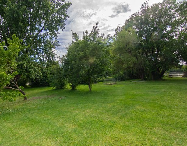 8408 Lakeside Drive, Downers Grove, IL 60516