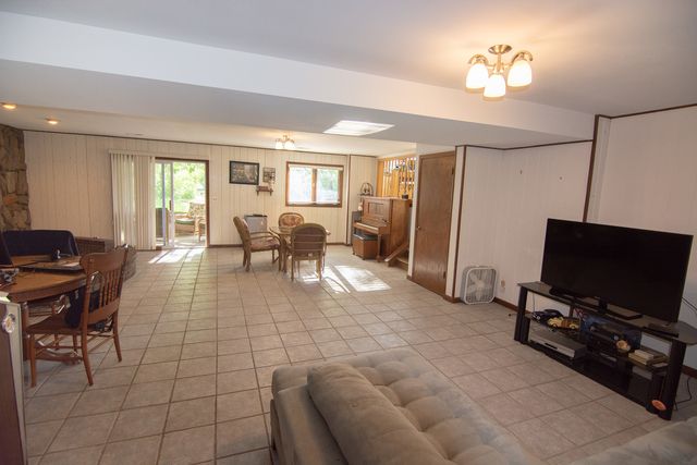 8408 Lakeside Drive, Downers Grove, IL 60516