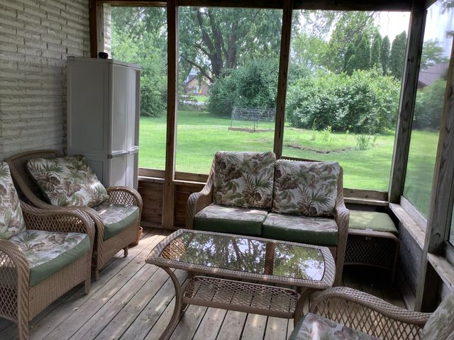 8408 Lakeside Drive, Downers Grove, IL 60516
