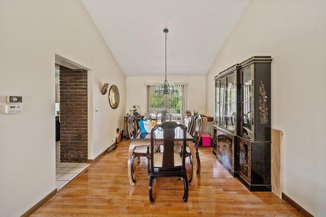 8408 Lakeside Drive, Downers Grove, IL 60516