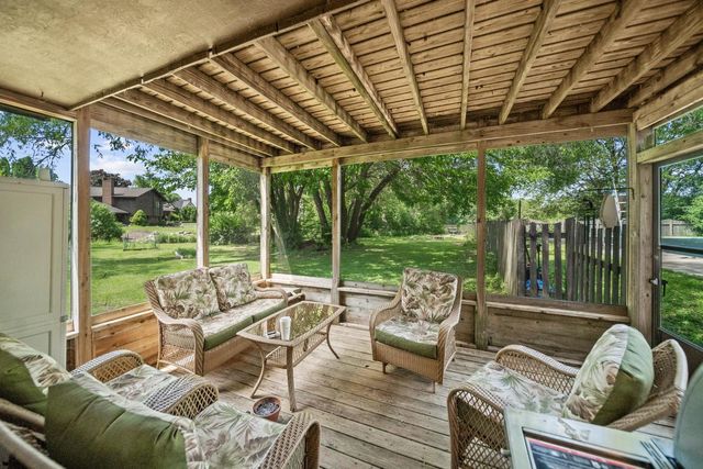 8408 Lakeside Drive, Downers Grove, IL 60516