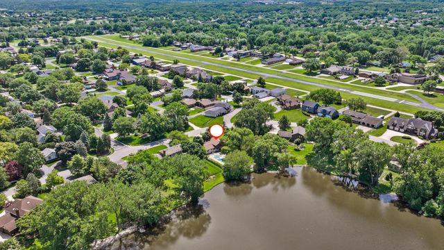 8408 Lakeside Drive, Downers Grove, IL 60516