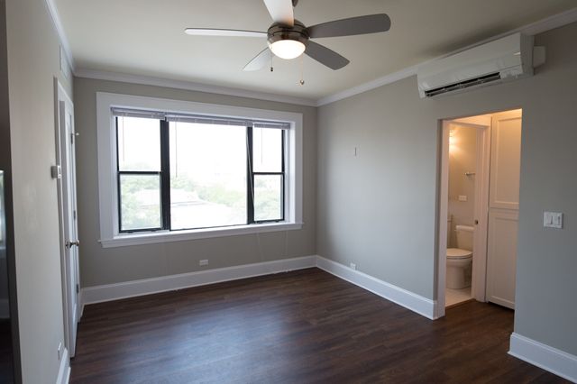 817 W Lakeside Place 708, Chicago, IL 60640