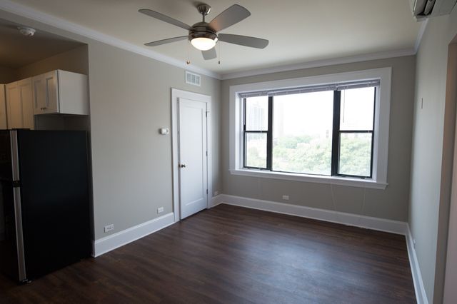 817 W Lakeside Place 708, Chicago, IL 60640
