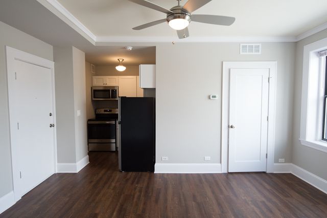 817 W Lakeside Place 708, Chicago, IL 60640