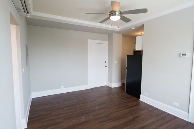 817 W Lakeside Place 708, Chicago, IL 60640
