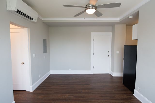 817 W Lakeside Place 708, Chicago, IL 60640