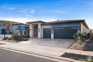 2011 W GRAND TETON RD, Hurricane, UT 84737