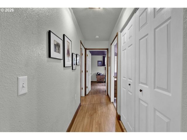 32 EASY St, Florence, OR 97439