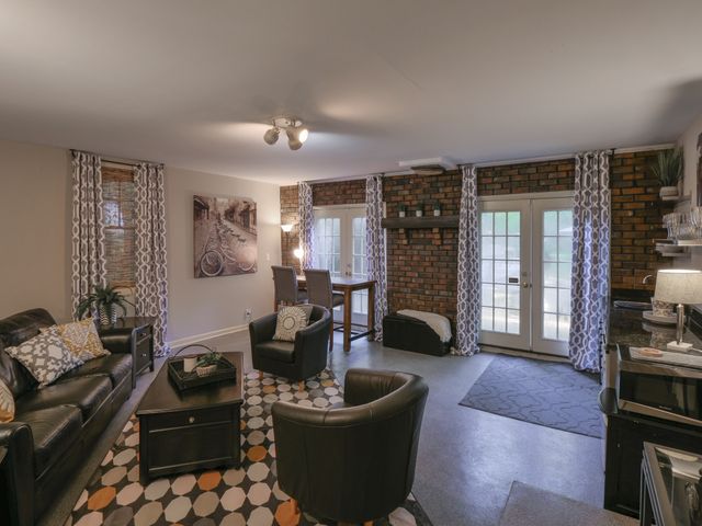 1411 E Riverwood Dr, Nashville, TN 37216