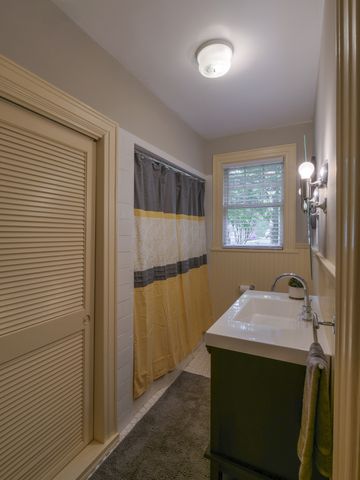 1411 E Riverwood Dr, Nashville, TN 37216