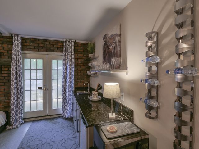 1411 E Riverwood Dr, Nashville, TN 37216