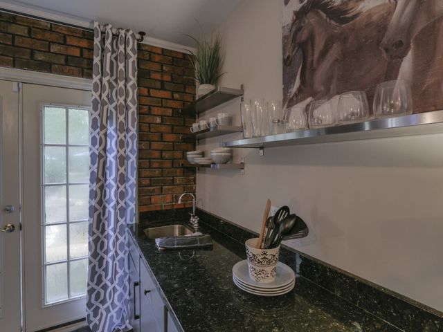 1411 E Riverwood Dr, Nashville, TN 37216