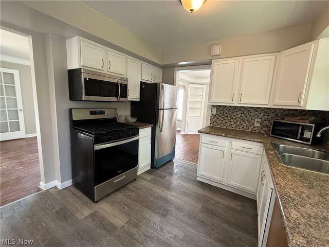 2257 N Taylor Road, Cleveland Heights, OH 44112