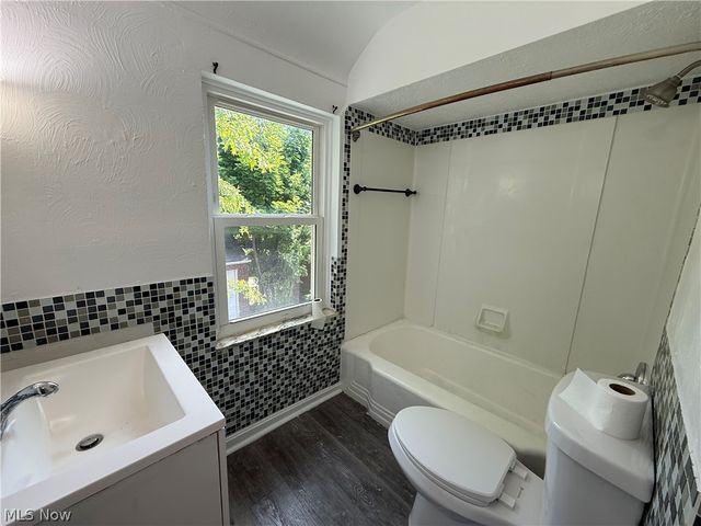 2257 N Taylor Road, Cleveland Heights, OH 44112