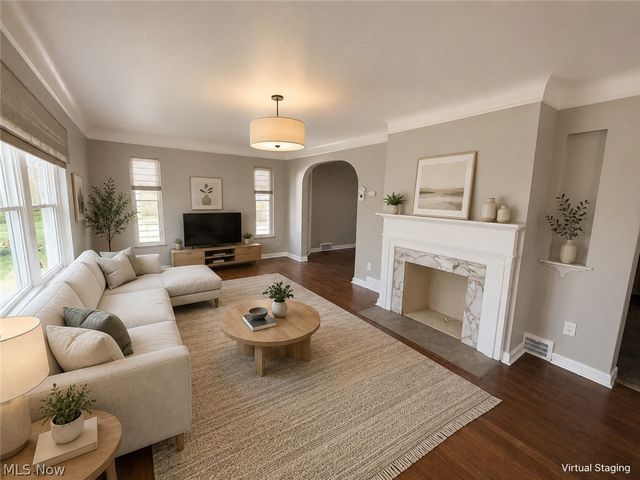 2257 N Taylor Road, Cleveland Heights, OH 44112