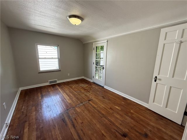 2257 N Taylor Road, Cleveland Heights, OH 44112