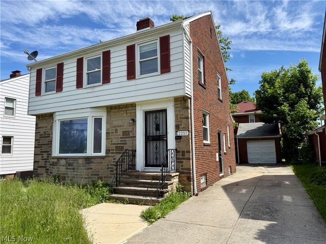 2257 N Taylor Road, Cleveland Heights, OH 44112
