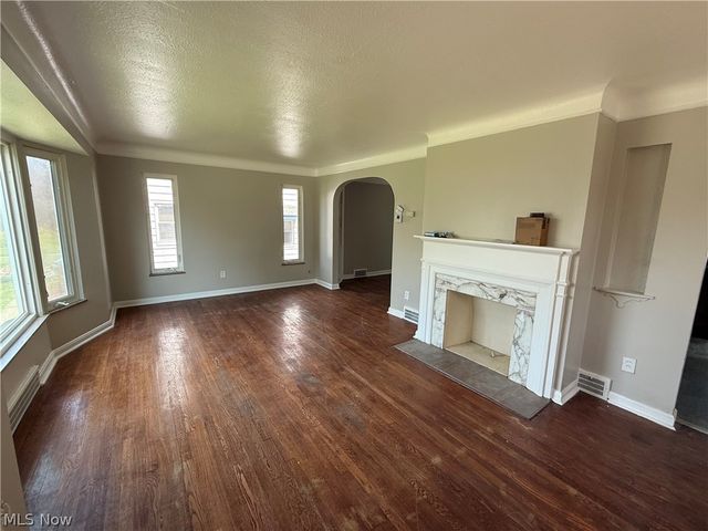 2257 N Taylor Road, Cleveland Heights, OH 44112