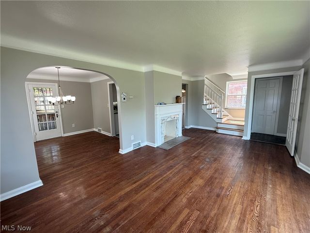 2257 N Taylor Road, Cleveland Heights, OH 44112