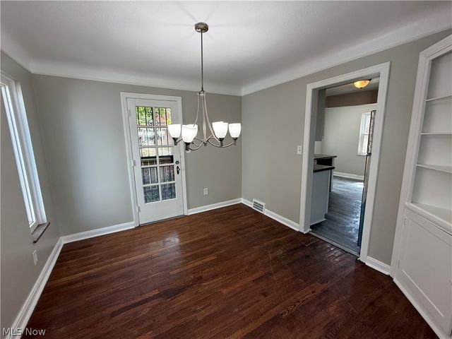 2257 N Taylor Road, Cleveland Heights, OH 44112
