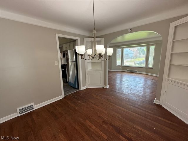 2257 N Taylor Road, Cleveland Heights, OH 44112