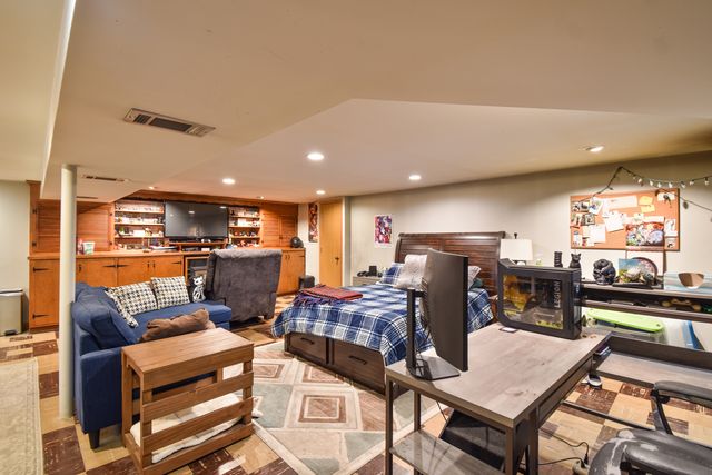 1005 Black Rd., Joliet, IL 60435