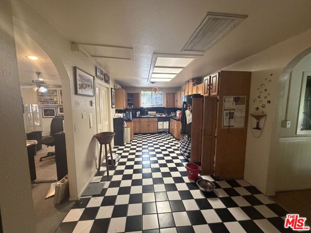 10862 Fruitland Drive, Studio City (los Angeles), CA 91604