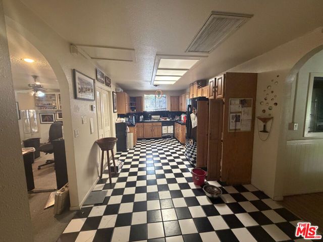 10862 Fruitland Drive, Studio City (los Angeles), CA 91604