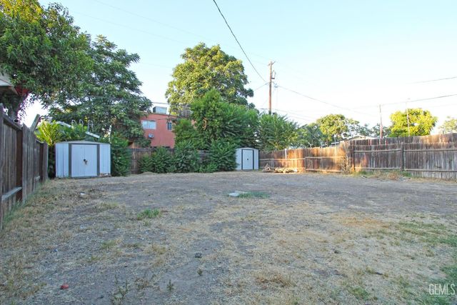 130 Cooper Avenue, Bakersfield, CA 93308