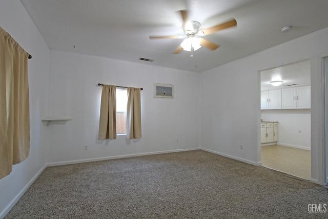 130 Cooper Avenue, Bakersfield, CA 93308