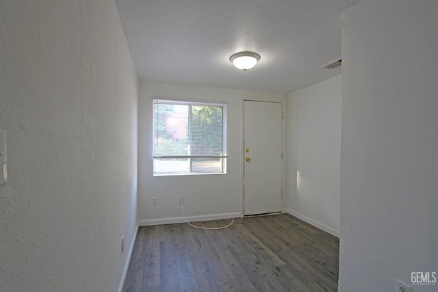 130 Cooper Avenue, Bakersfield, CA 93308