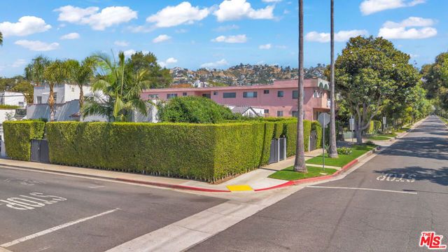 8261 Romaine Street, West Hollywood, CA 90046