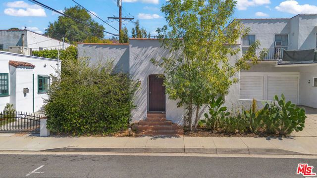 8261 Romaine Street, West Hollywood, CA 90046