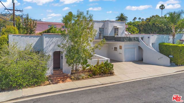 8261 Romaine Street, West Hollywood, CA 90046