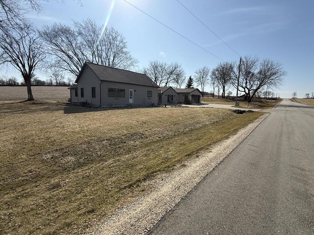 N2453 Bates ROAD, Adell, WI 53001