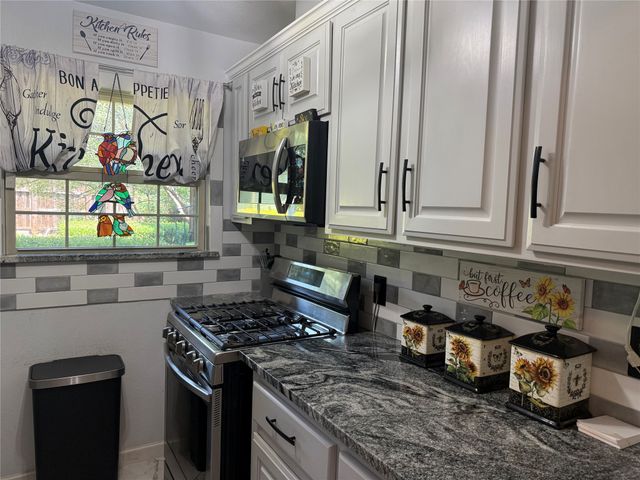 4113 Barksdale Court, Dallas, TX 75211
