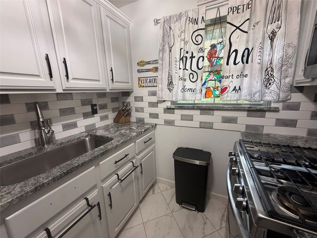 4113 Barksdale Court, Dallas, TX 75211