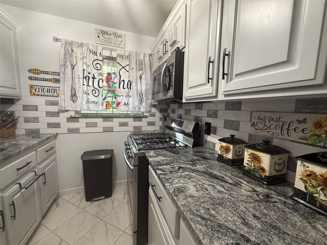 4113 Barksdale Court, Dallas, TX 75211