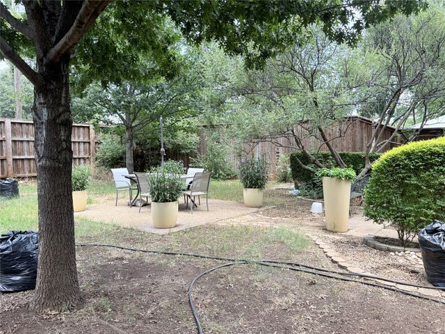 4113 Barksdale Court, Dallas, TX 75211