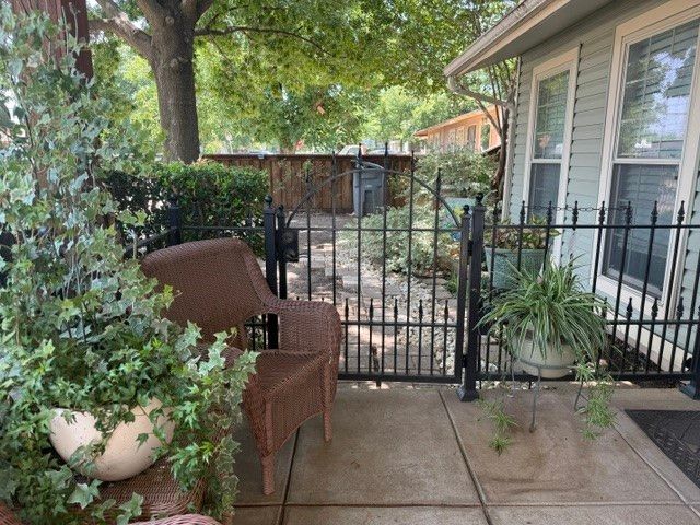 4113 Barksdale Court, Dallas, TX 75211