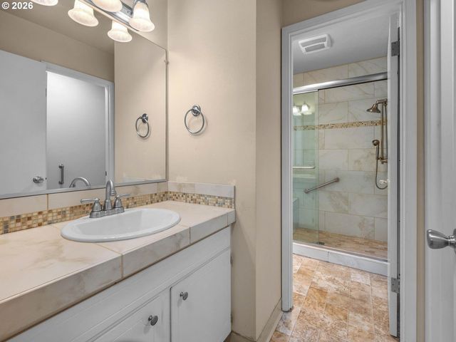 1181 Ne GRANT St, Hillsboro, OR 97124