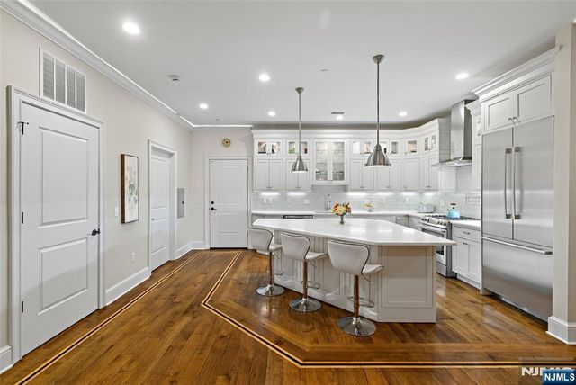 231 1st Street 1B, Jersey City, NJ 07302